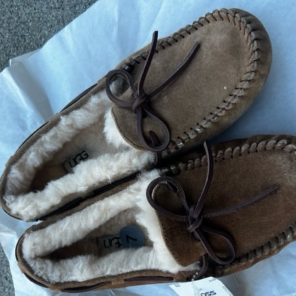 ugg dakota - Picture 1 of 2